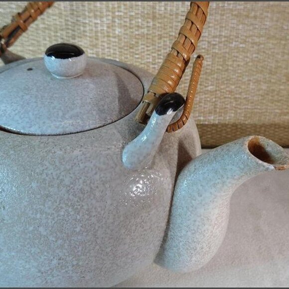 1970s Japanese Vintage Pottery Tea Pot w Bamboo Handle - Picture 7 of 7